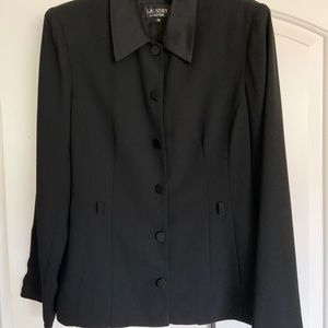 Laundry: Black suiting jacket w/belt size 12